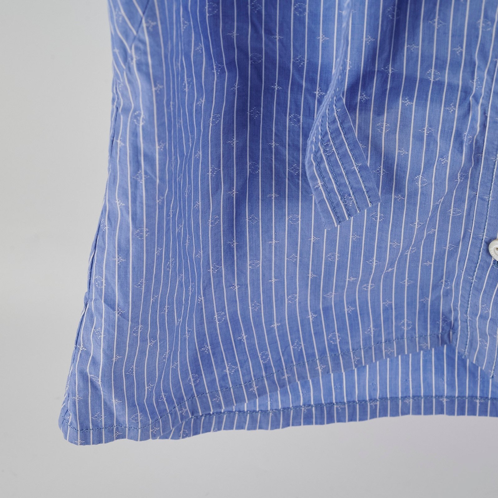 Louis Vuitton Slesveless Lavaliere Blouse Blue Size 34 | AlmaBagz - Image 6