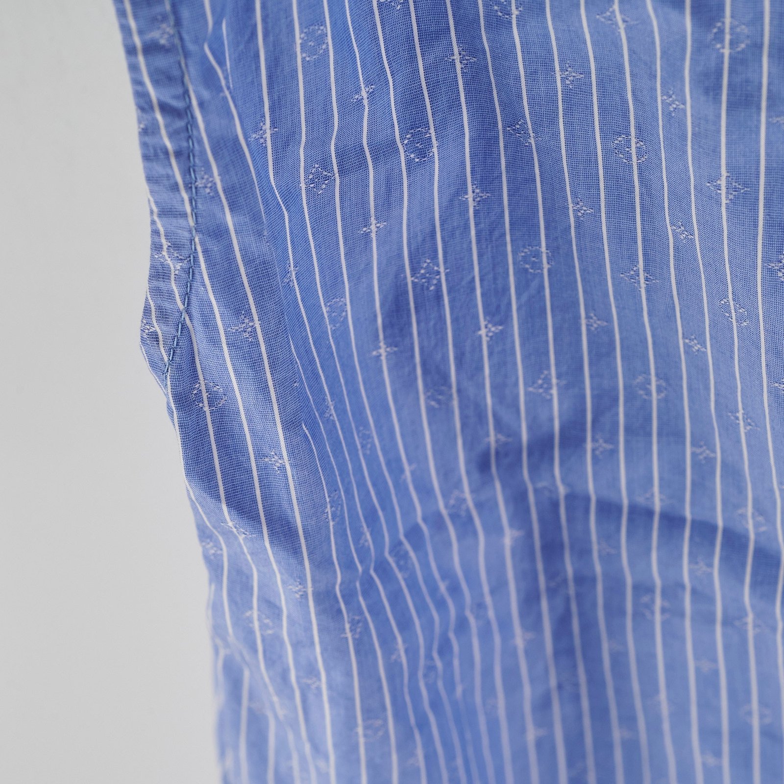 Louis Vuitton Slesveless Lavaliere Blouse Blue Size 34 | AlmaBagz - Image 4