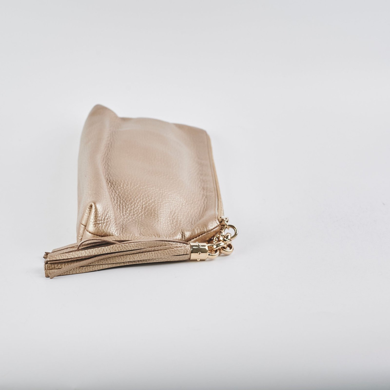 Gucci Metallic Gold Clutch | AlmaBagz