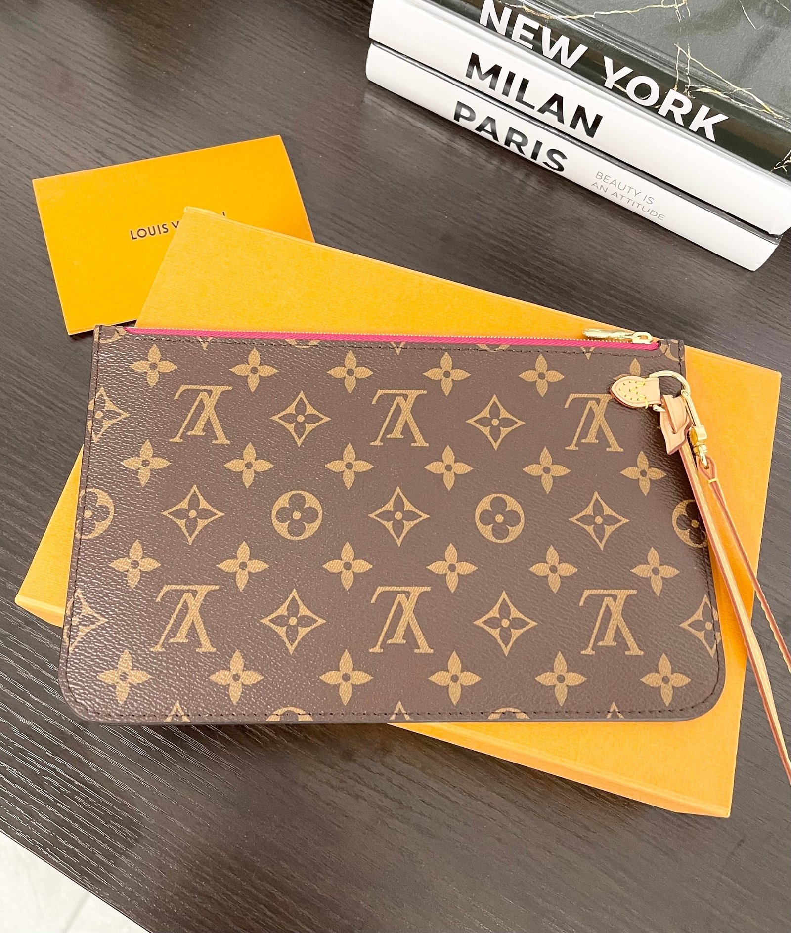 LOUIS VUITTON 2022 Monogram Neverfull MM Pochette Wristlet Pouch in Pivoine Pink | AlmaBagz