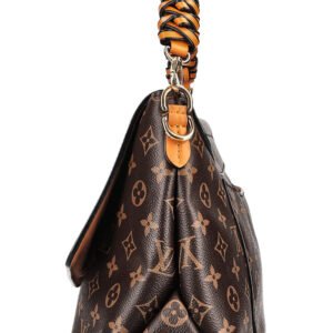 LOUIS VUITTON Beaubourg MM Bag MNG | AlmaBagz