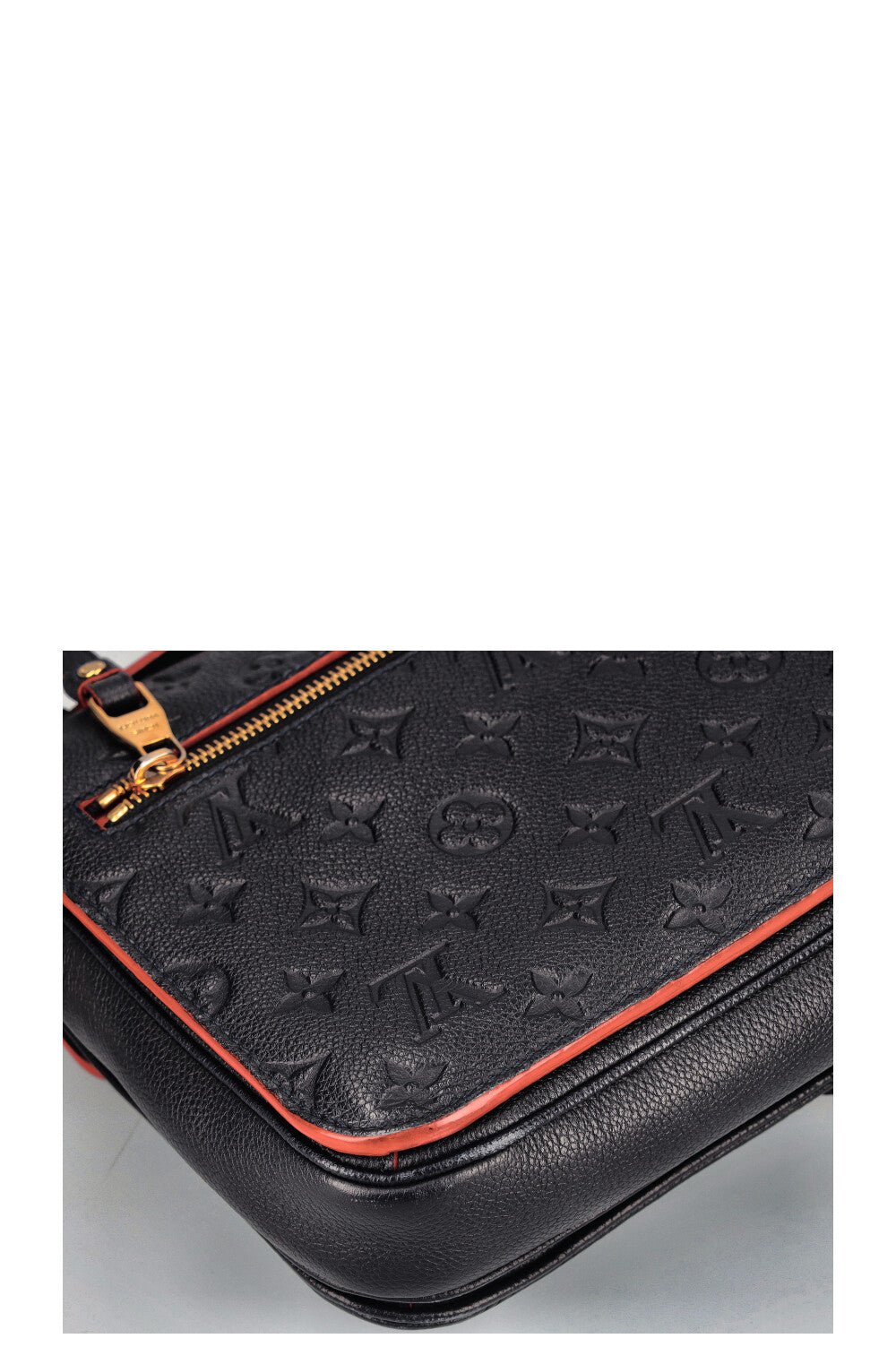 LOUIS VUITTON Pochette Metis Empreinte Marine Rouge | AlmaBagz - Image 9