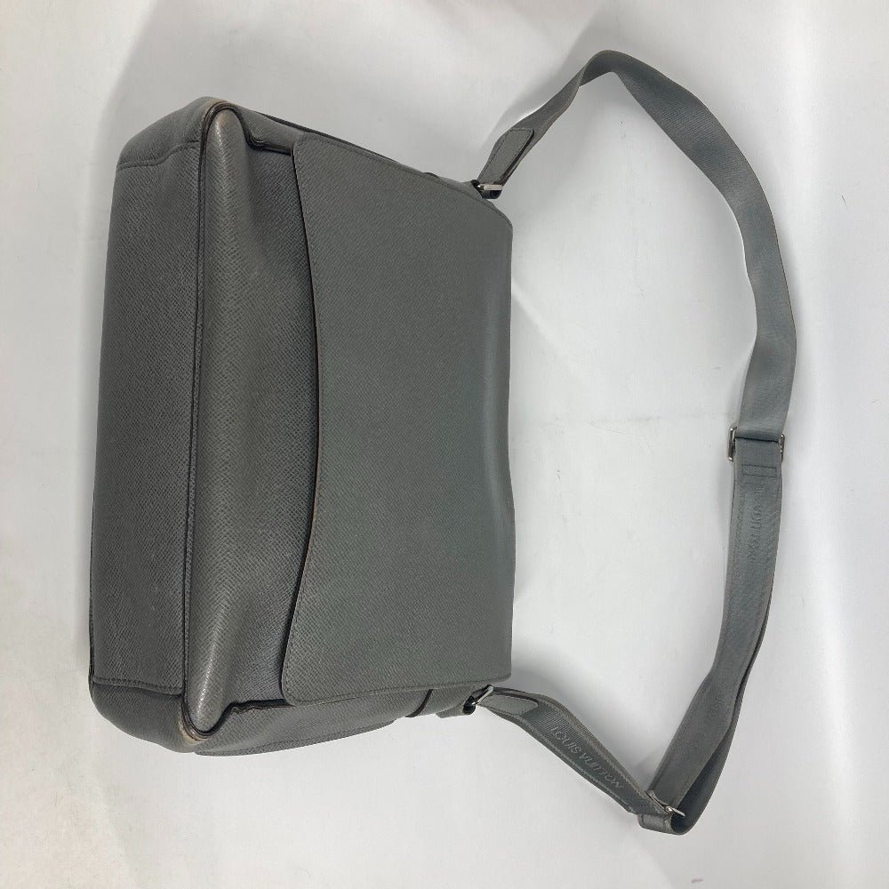 LOUIS VUITTON Shoulder Bag M32623 Taiga Leather gray Taiga Roman MM mens Used | AlmaBagz - Image 9