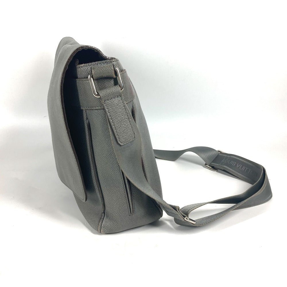 LOUIS VUITTON Shoulder Bag M32623 Taiga Leather gray Taiga Roman MM mens Used | AlmaBagz - Image 3