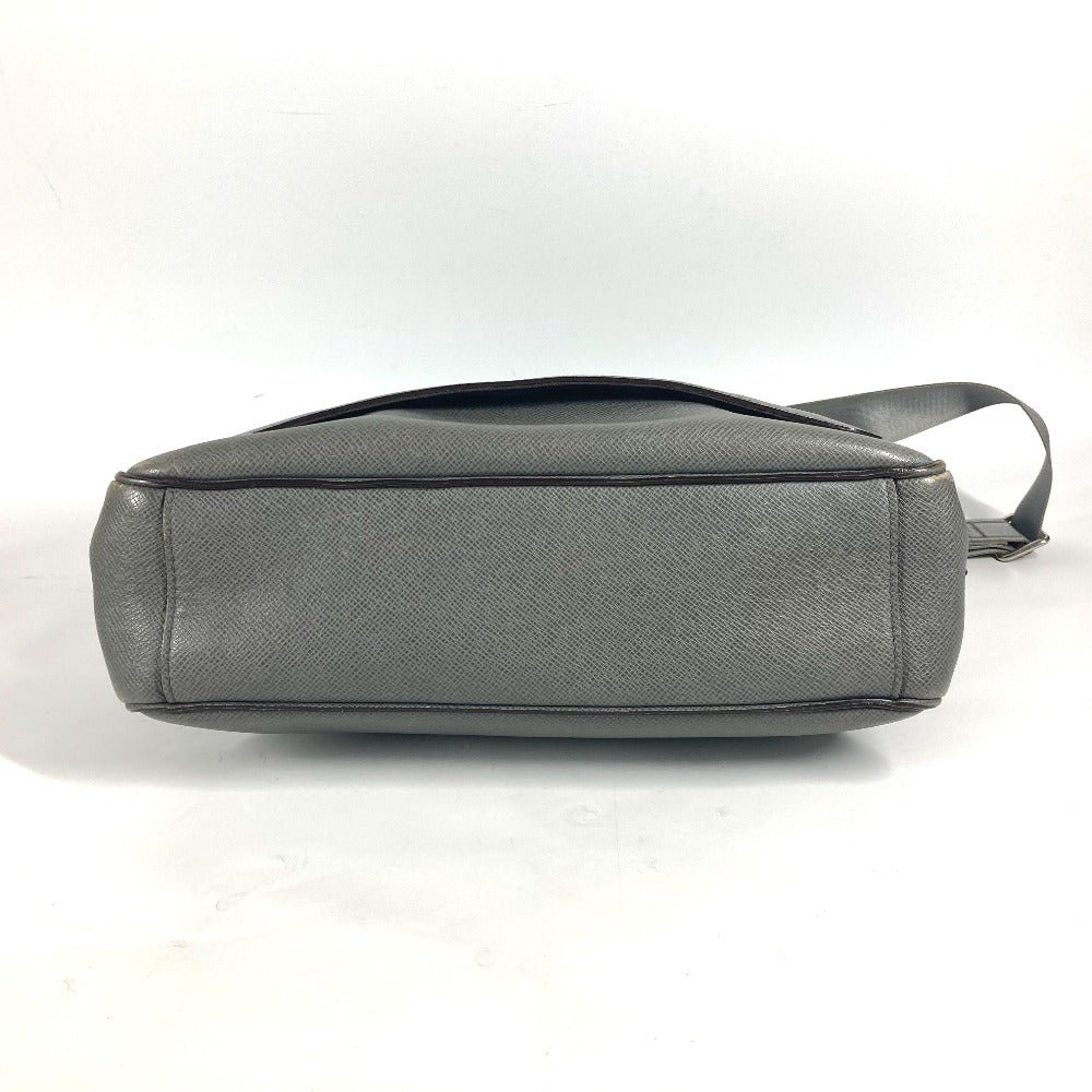 LOUIS VUITTON Shoulder Bag M32623 Taiga Leather gray Taiga Roman MM mens Used | AlmaBagz - Image 4