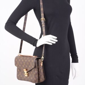 Louis Vuitton Pochette Metis Bag Monogram Canvas | AlmaBagz