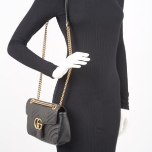 Gucci Womens Marmont Flap Black / Gold Small | AlmaBagz