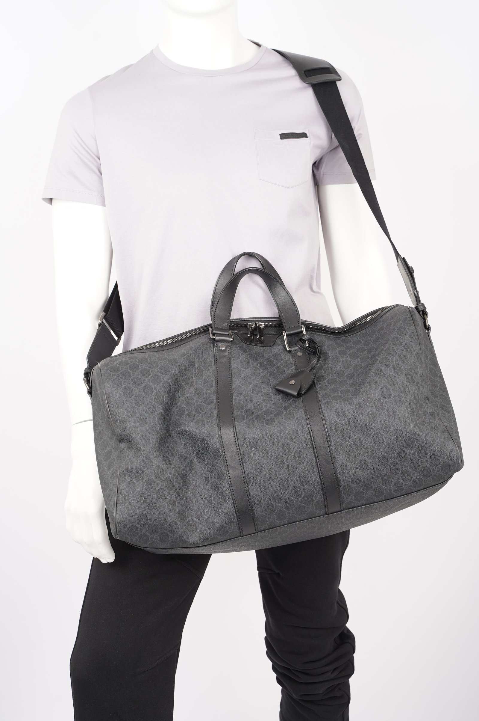 Gucci Mens GG Duffle Bag Grey Canvas | AlmaBagz