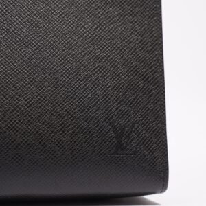 Louis Vuitton Mens Pochette Voyage Black MM | AlmaBagz