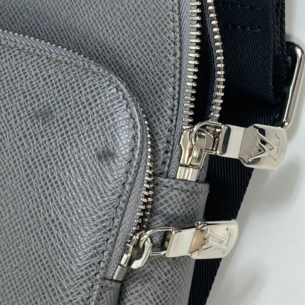 LOUIS VUITTON Shoulder Bag M30801 Taiga Leather gray Taiga avenue backpack mens Used | AlmaBagz - Image 12