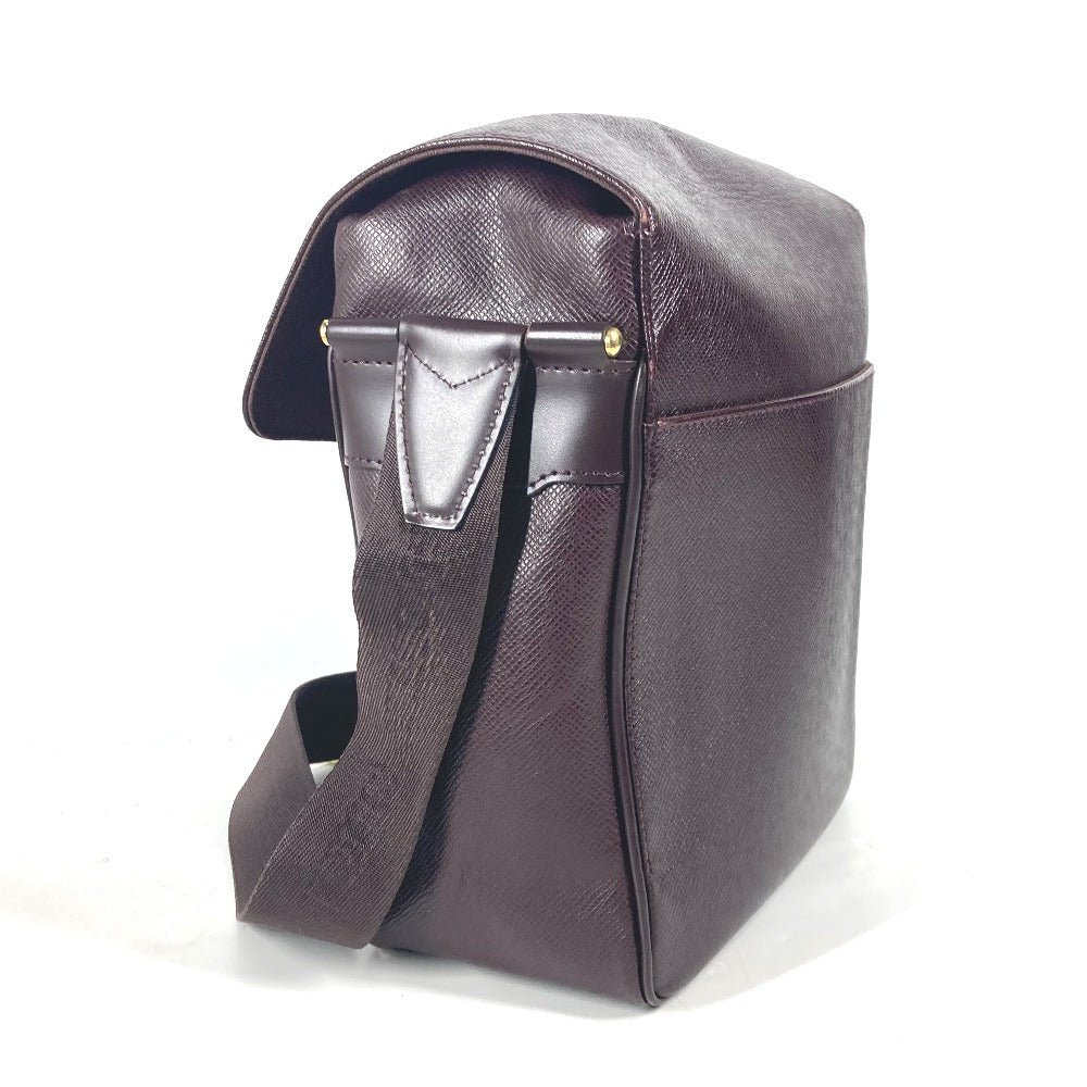 LOUIS VUITTON Shoulder Bag M30826 Taiga Leather purple Taiga Yaranga | AlmaBagz - Image 12