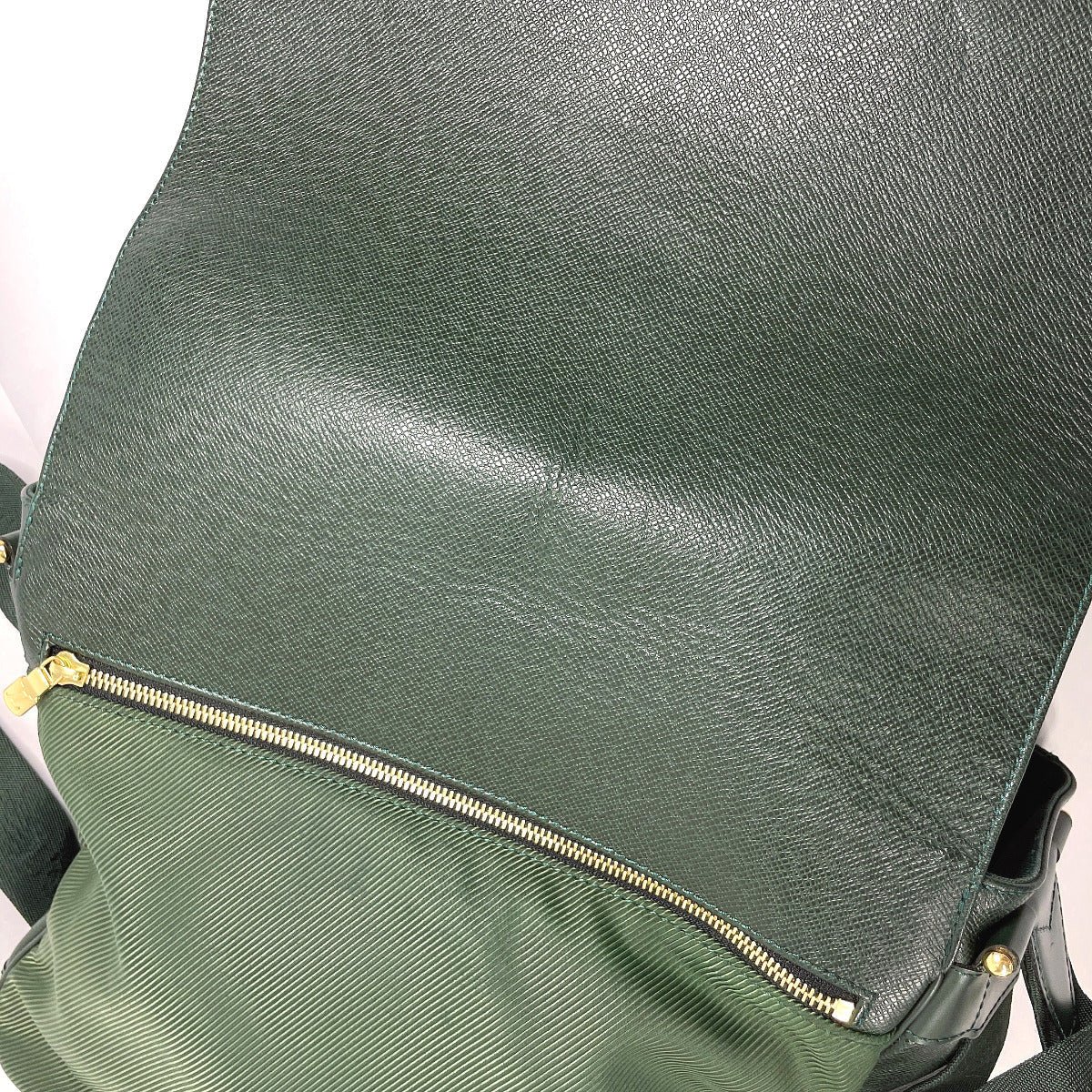 LOUIS VUITTON Shoulder Bag M30144 Taiga green Victor | AlmaBagz - Image 9