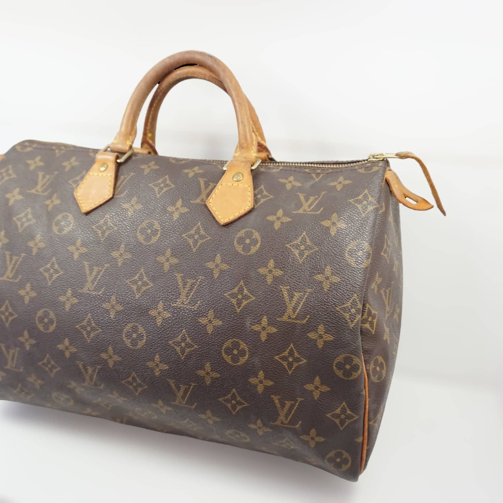 Louis Vuitton Speedy | AlmaBagz