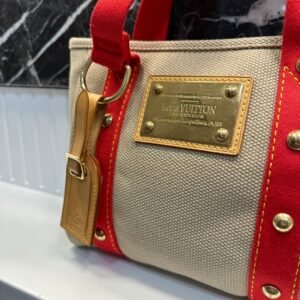 Louis Vuitton - Petit sac Antigua | AlmaBagz