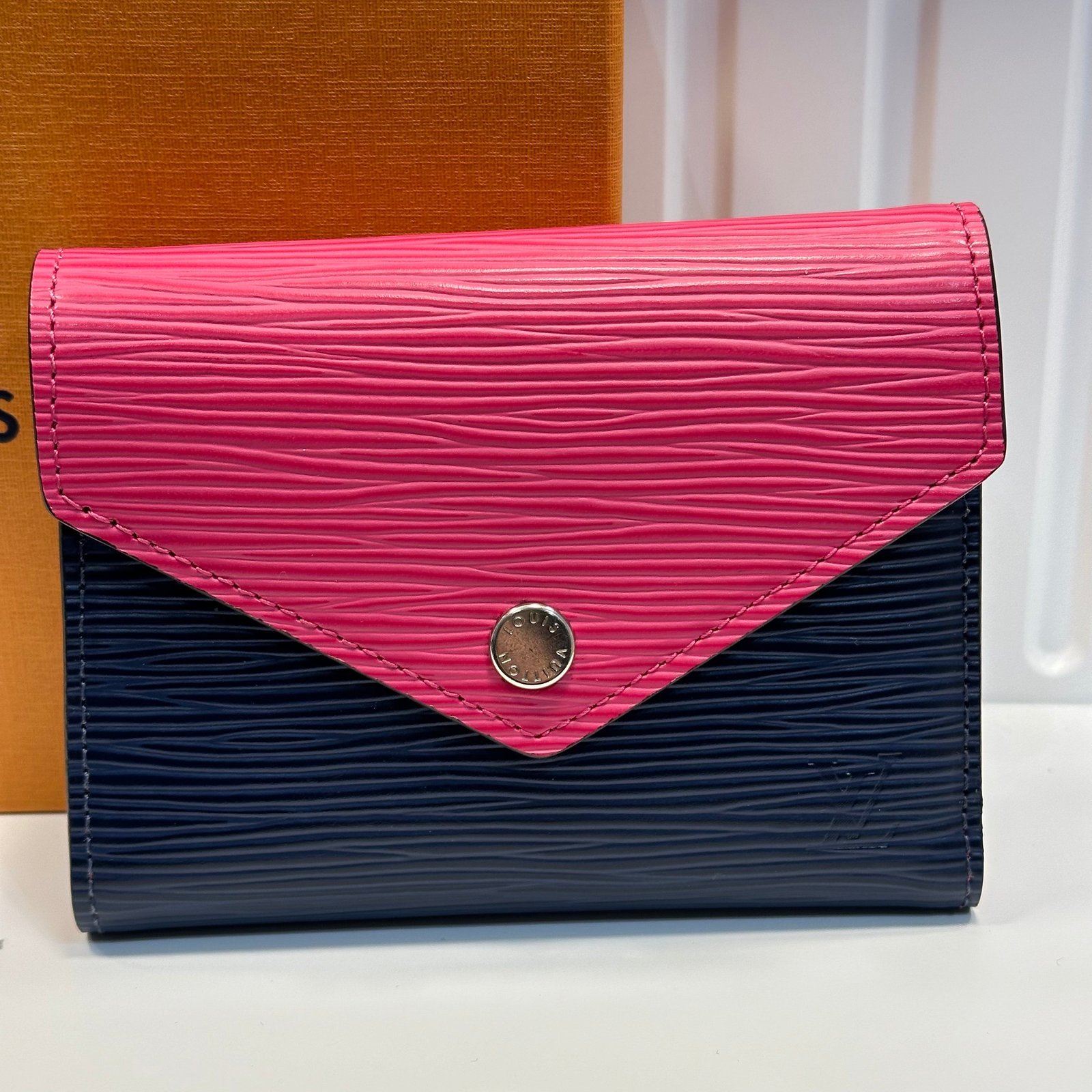 Louis Vuitton - Portefeuille Victorine | AlmaBagz