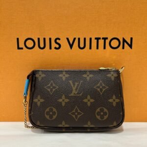 Louis Vuitton - Mini pochette | AlmaBagz