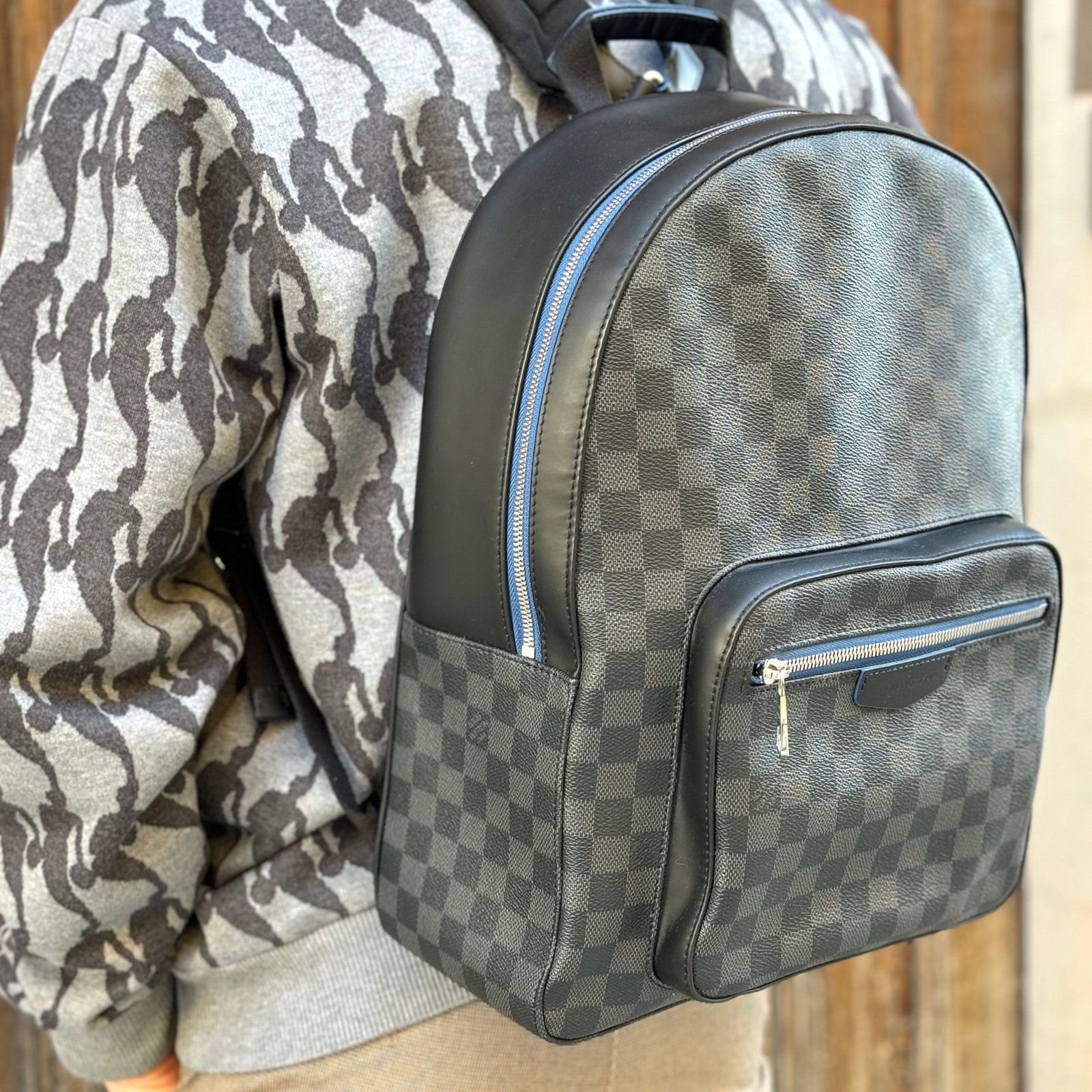 Louis Vuitton - Sac à dos Discovery MM | AlmaBagz