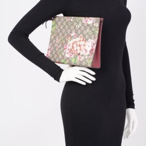 Gucci Toiletry Pouch GG Supreme Floral Coated Canvas | AlmaBagz