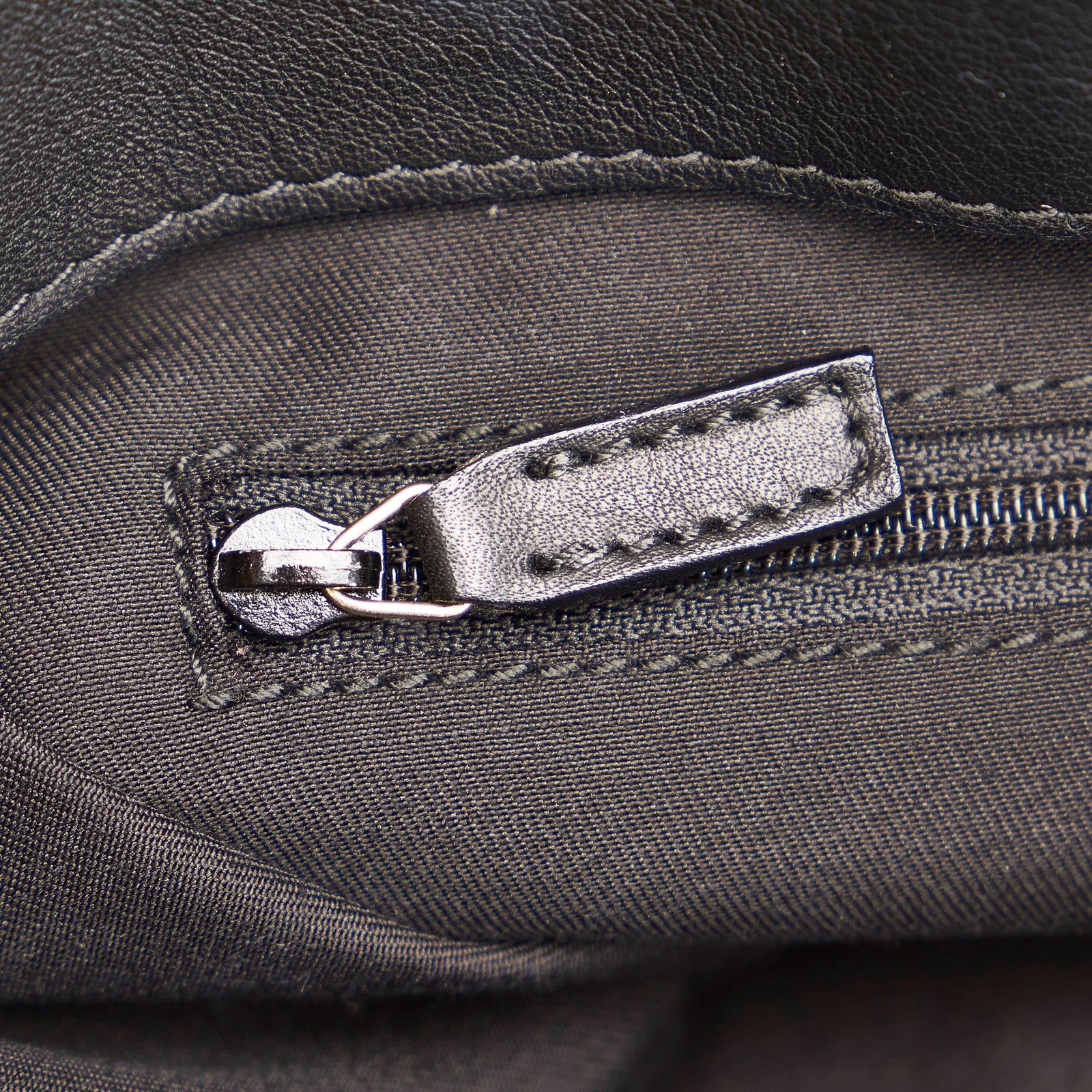 Gucci Abbey D-ring Leather Tote Bag (SHG-e7OqBm) | AlmaBagz - Image 8