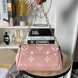 Louis Vuitton Favorite Women Bag – Timeless Elegance with Functional Design (Pink) | AlmaBagz