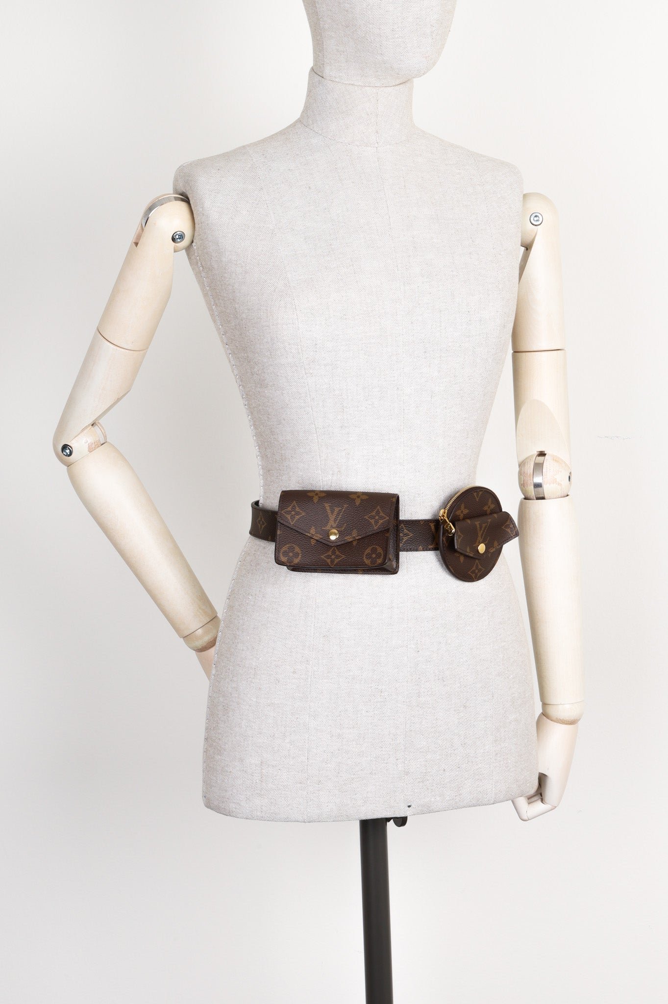 LOUIS VUITTON Daily Multi Pocket Belt MNG | AlmaBagz