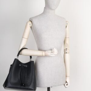 LOUIS VUITTON Néo Noé MM Epi Black | AlmaBagz