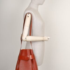 LOUIS VUITTON Sac d'Epaule Bag | AlmaBagz