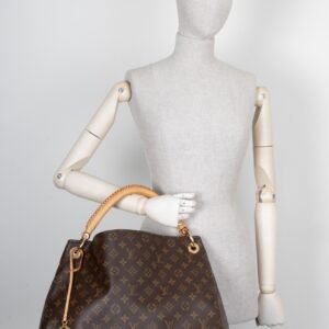 LOUIS VUITTON Artsy MM MNG Canvas | AlmaBagz