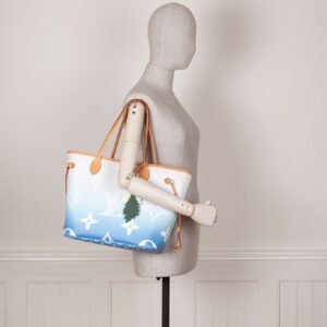 LOUIS VUITTON Neverfull MM Pool Bleu | AlmaBagz