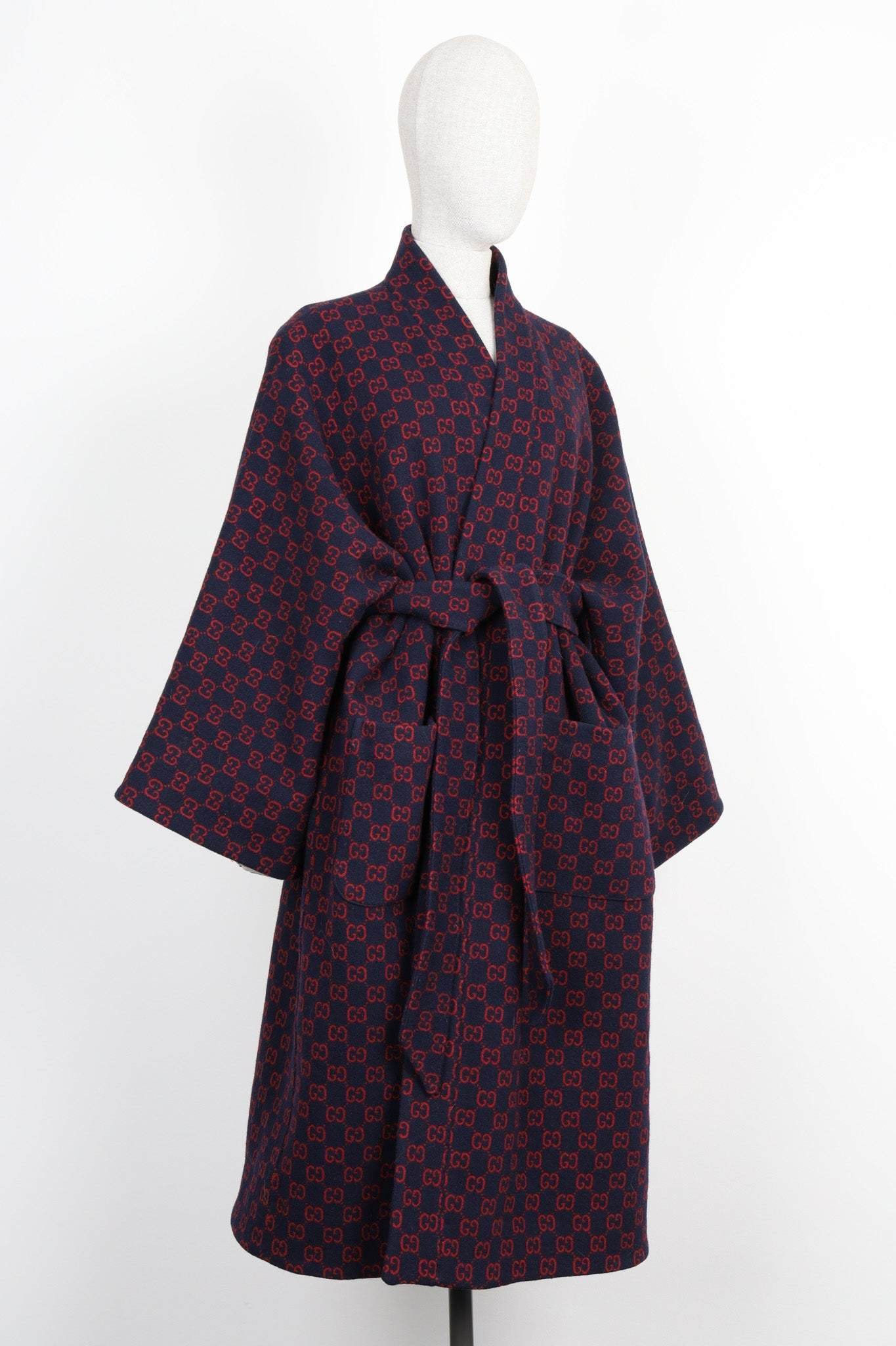 GUCCI Bathrobe Coat Wool GG Logo Blue Red | AlmaBagz