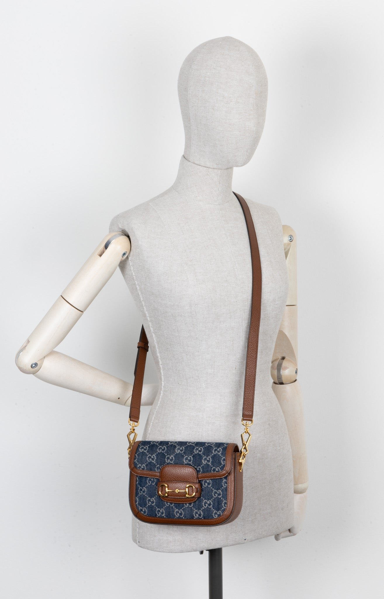 GUCCI 1955 Horsebit Crossbody Bag Supreme | AlmaBagz - Image 2