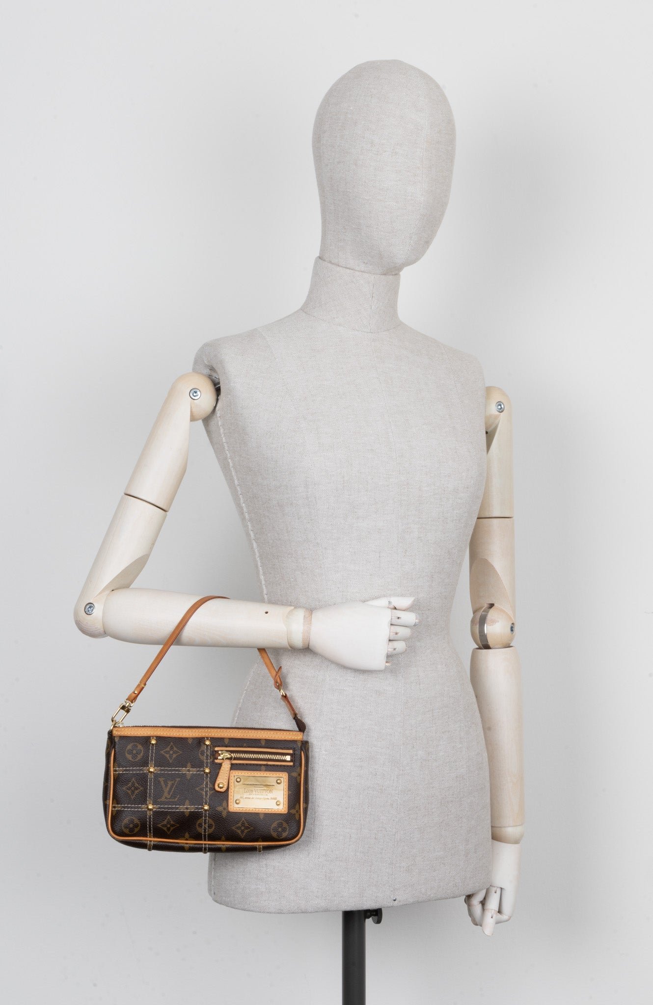 LOUIS VUITTON Quilted Rivet Pochette MNG Canvas | AlmaBagz