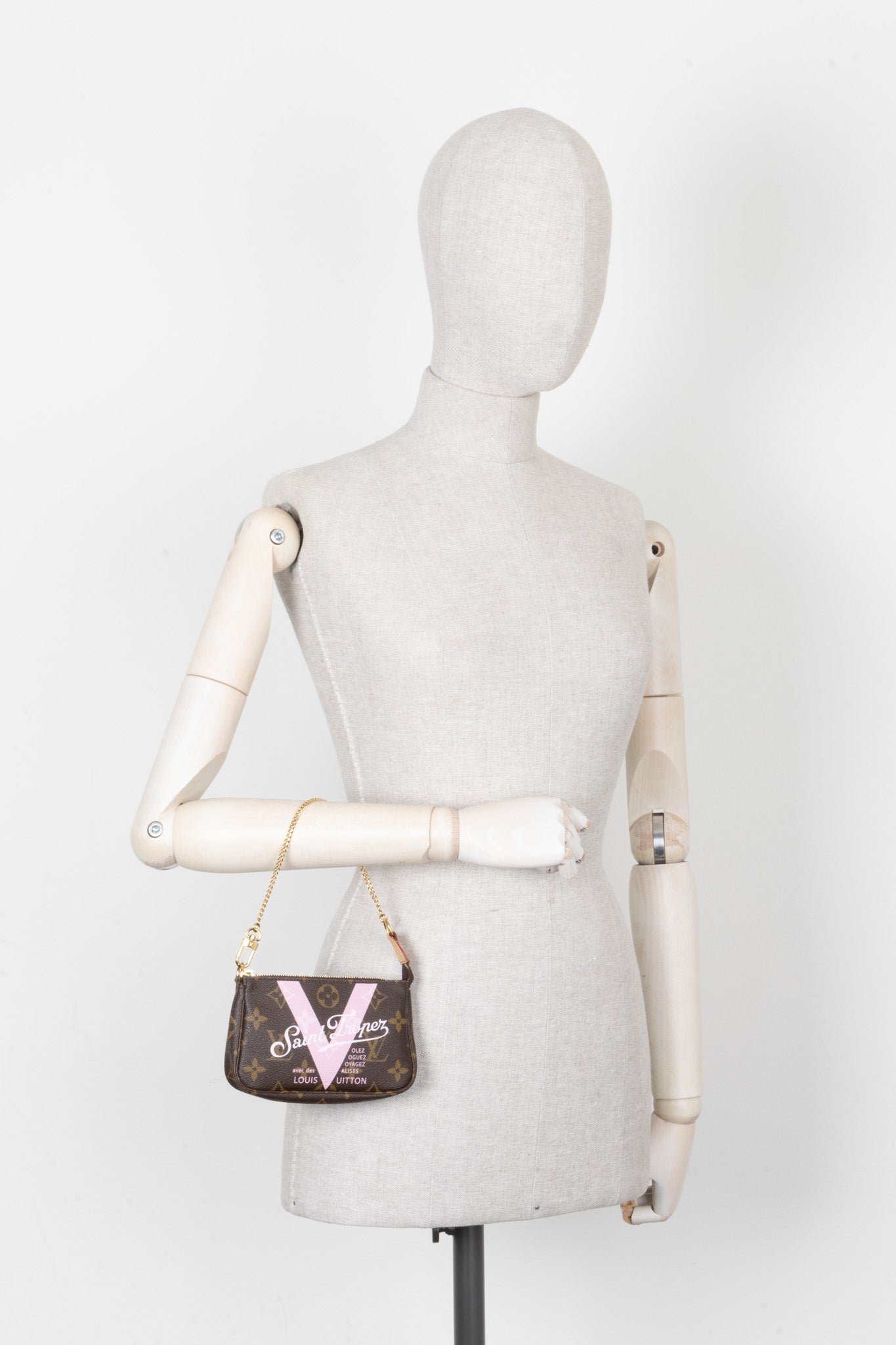 LOUIS VUITTON Mini Pochette Accessoires MNG Saint Tropez | AlmaBagz