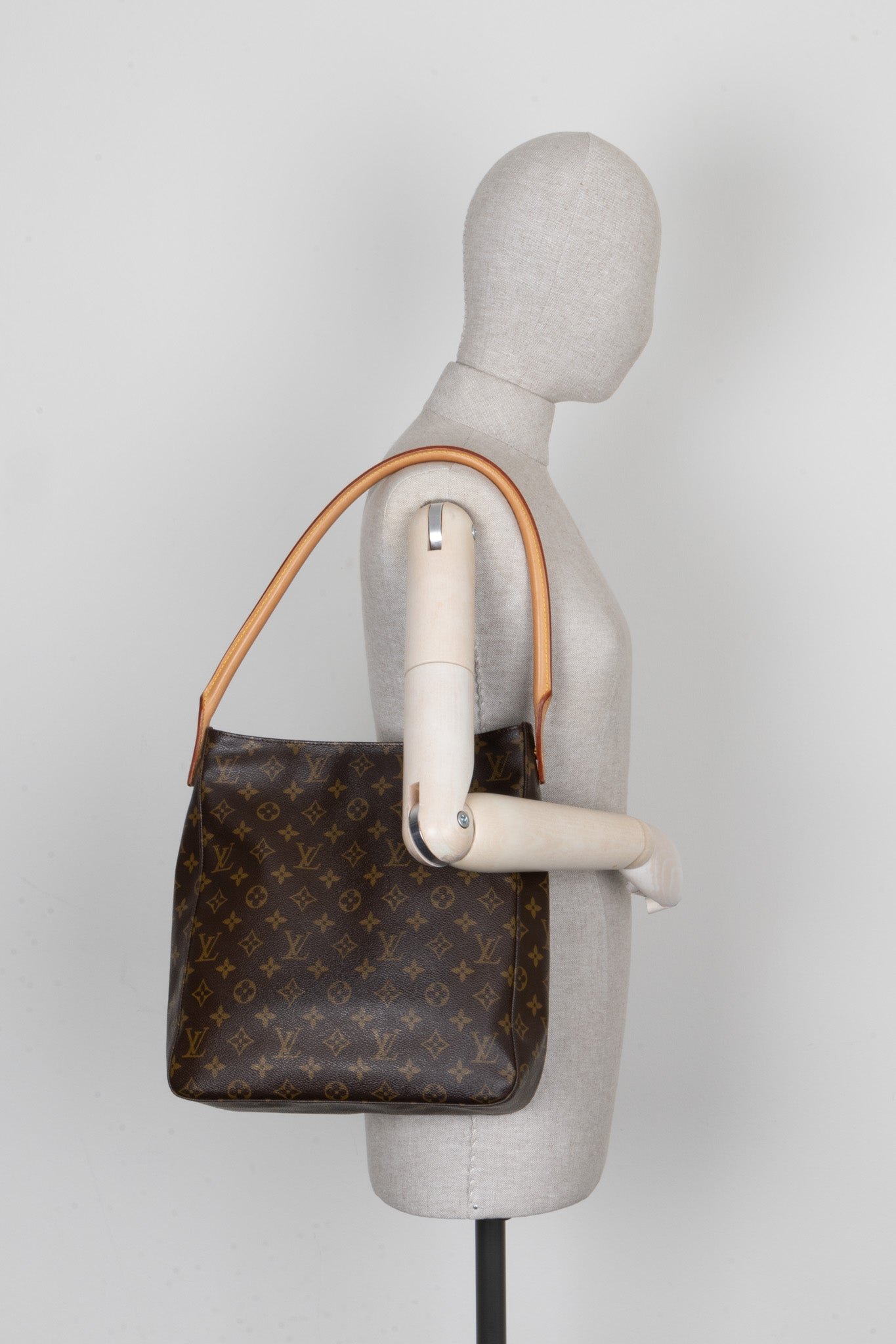 LOUIS VUITTON Looping Shoulder Bag MNG Canvas | AlmaBagz