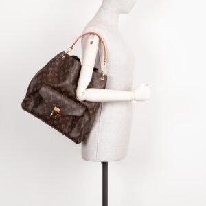 LOUIS VUITTON Metis Shoulder Bag MNG | AlmaBagz