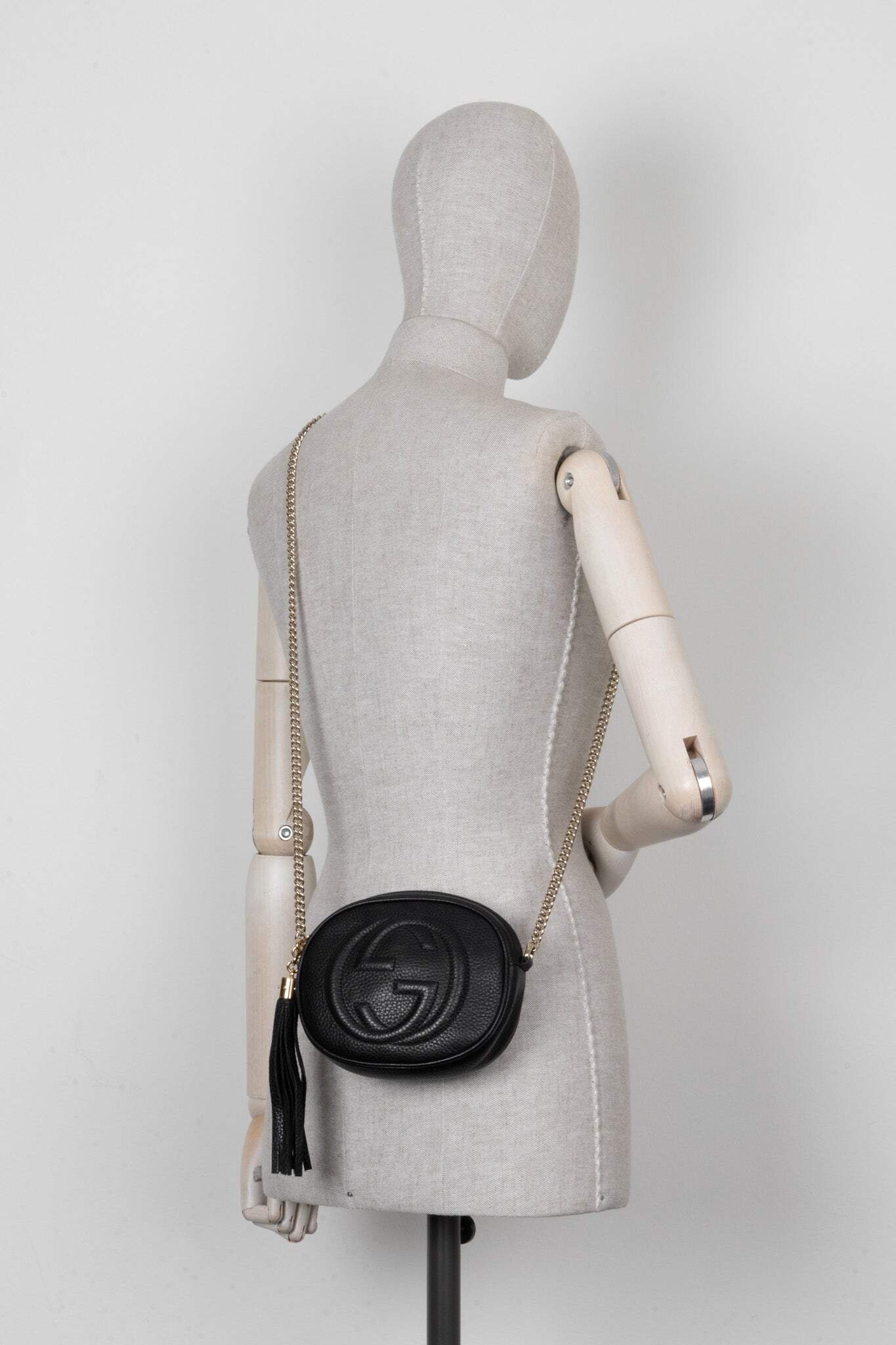 GUCCI Disco Round Tassel Crossbody Bag Black | AlmaBagz