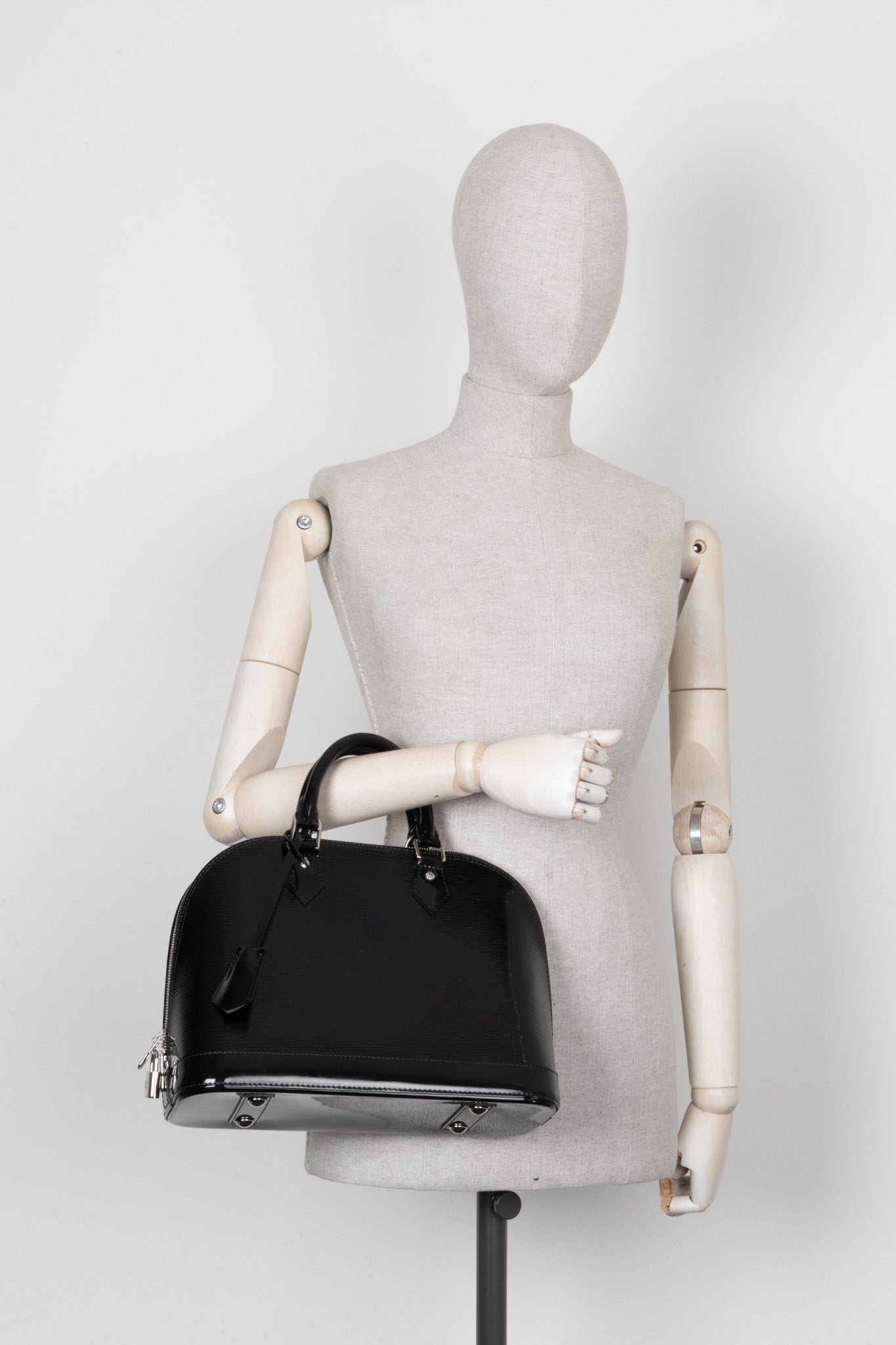 LOUIS VUITTON Alma PM Epi Vernis Black | AlmaBagz