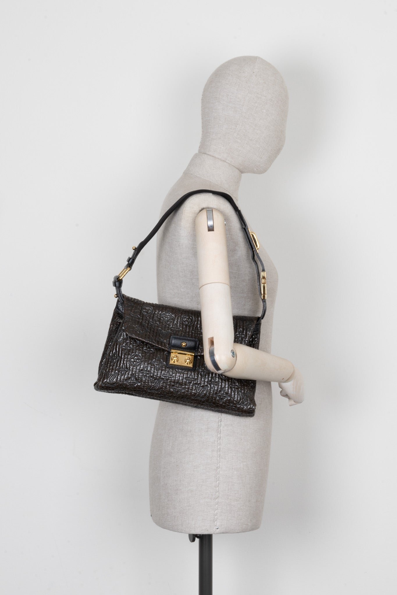 LOUIS VUITTON Motard Pochette Bag Metalassé Brown | AlmaBagz