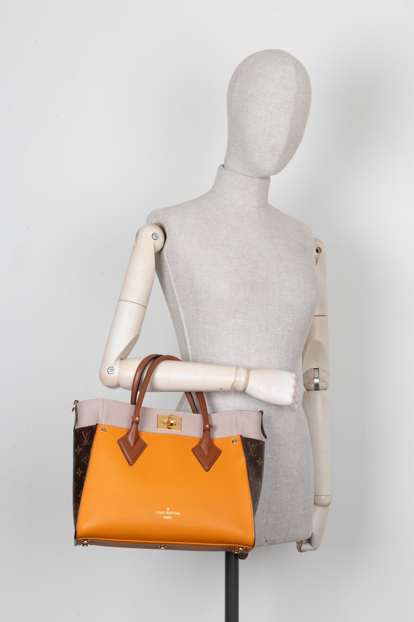 LOUIS VUITTON On My Side MM Yellow MNG | AlmaBagz