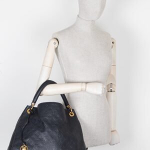 LOUIS VUITTON Artsy MM Empreinte Navy | AlmaBagz