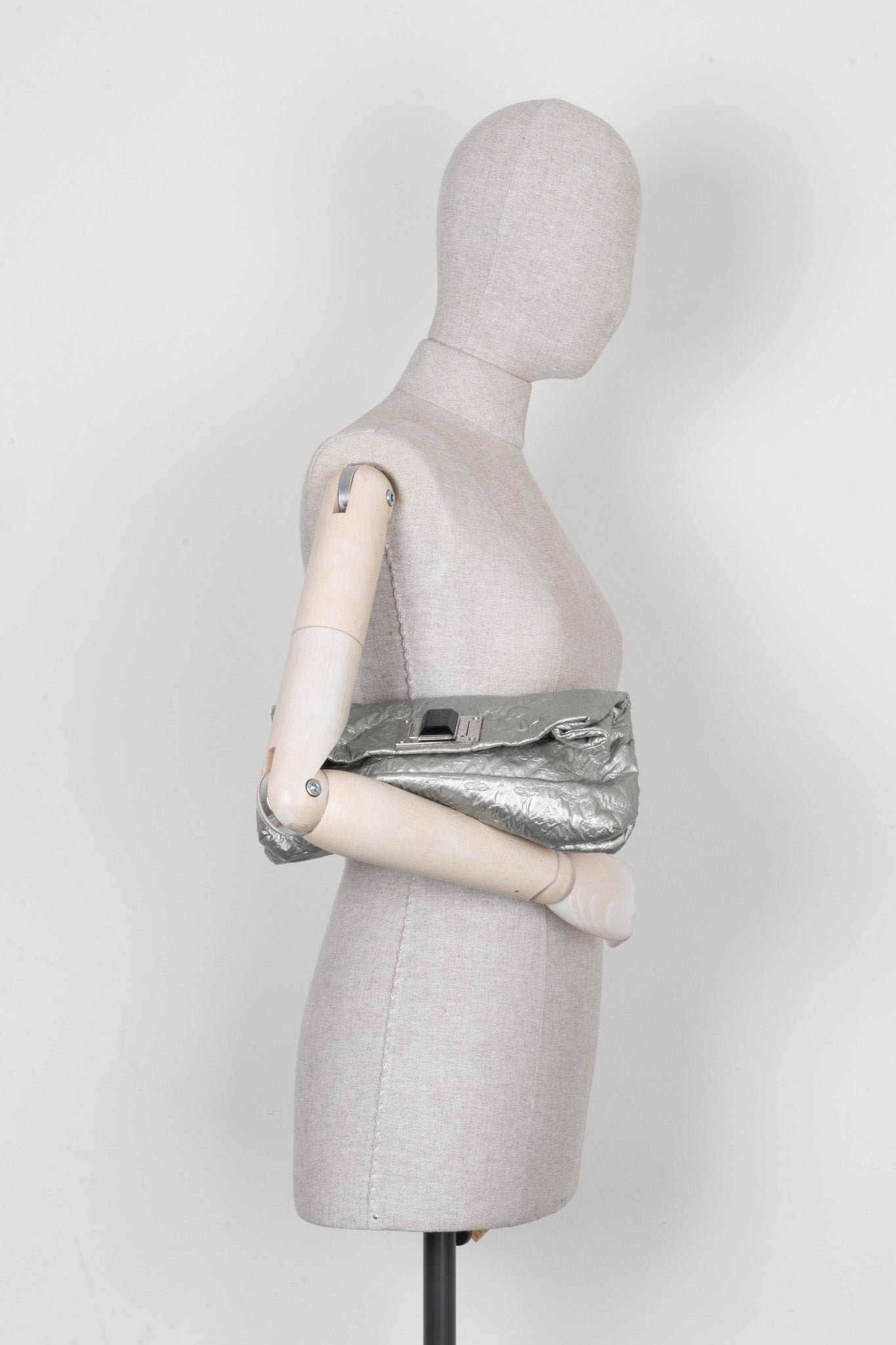 LOUIS VUITTON Altair Clutch Silver | AlmaBagz