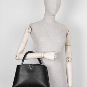 LOUIS VUITTON Capucines MM Black | AlmaBagz