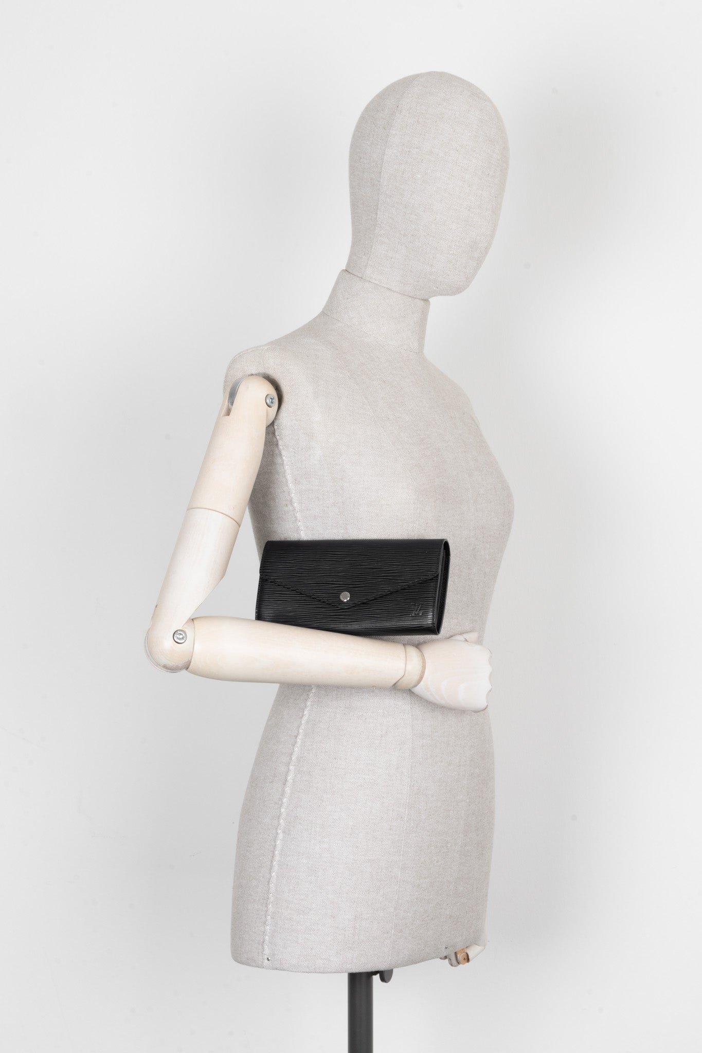 LOUIS VUITTON Sarah Wallet Epi Black | AlmaBagz