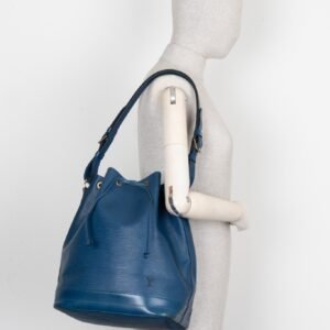 LOUIS VUITTON Grand Sac Noé Epi Blue | AlmaBagz