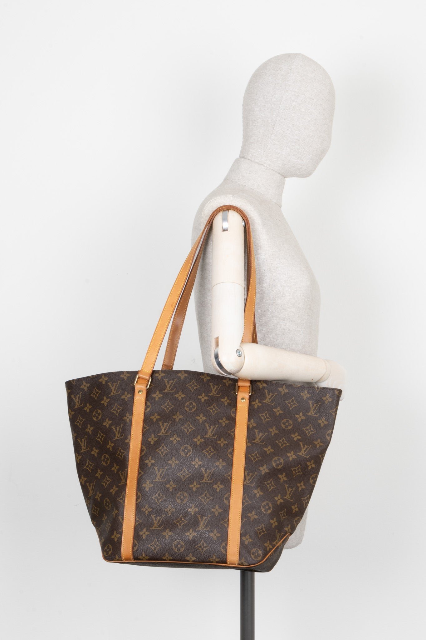 LOUIS VUITTON Sac Shopping PM MNG Canvas | AlmaBagz