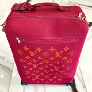 LOUIS VUITTON KNIT MONOGRAM HORIZON SOFT 55 | AlmaBagz