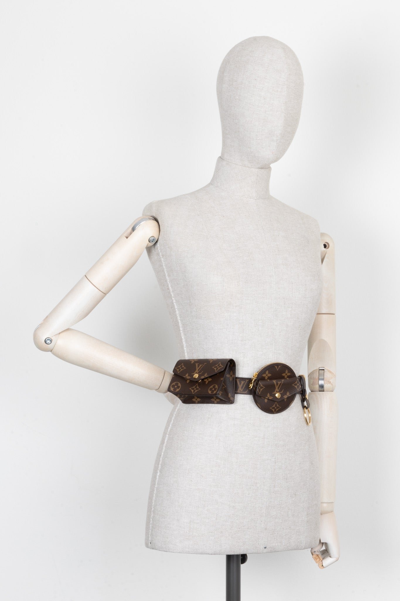 LOUIS VUITTON Multi Pocket Belt Bag MNG Canvas | AlmaBagz