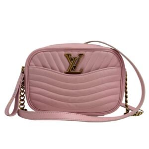 Louis Vuitton Quilted Calfskin New Wave Camera Bag in Smoothie Pink –  Pre-Owned | AlmaBagz