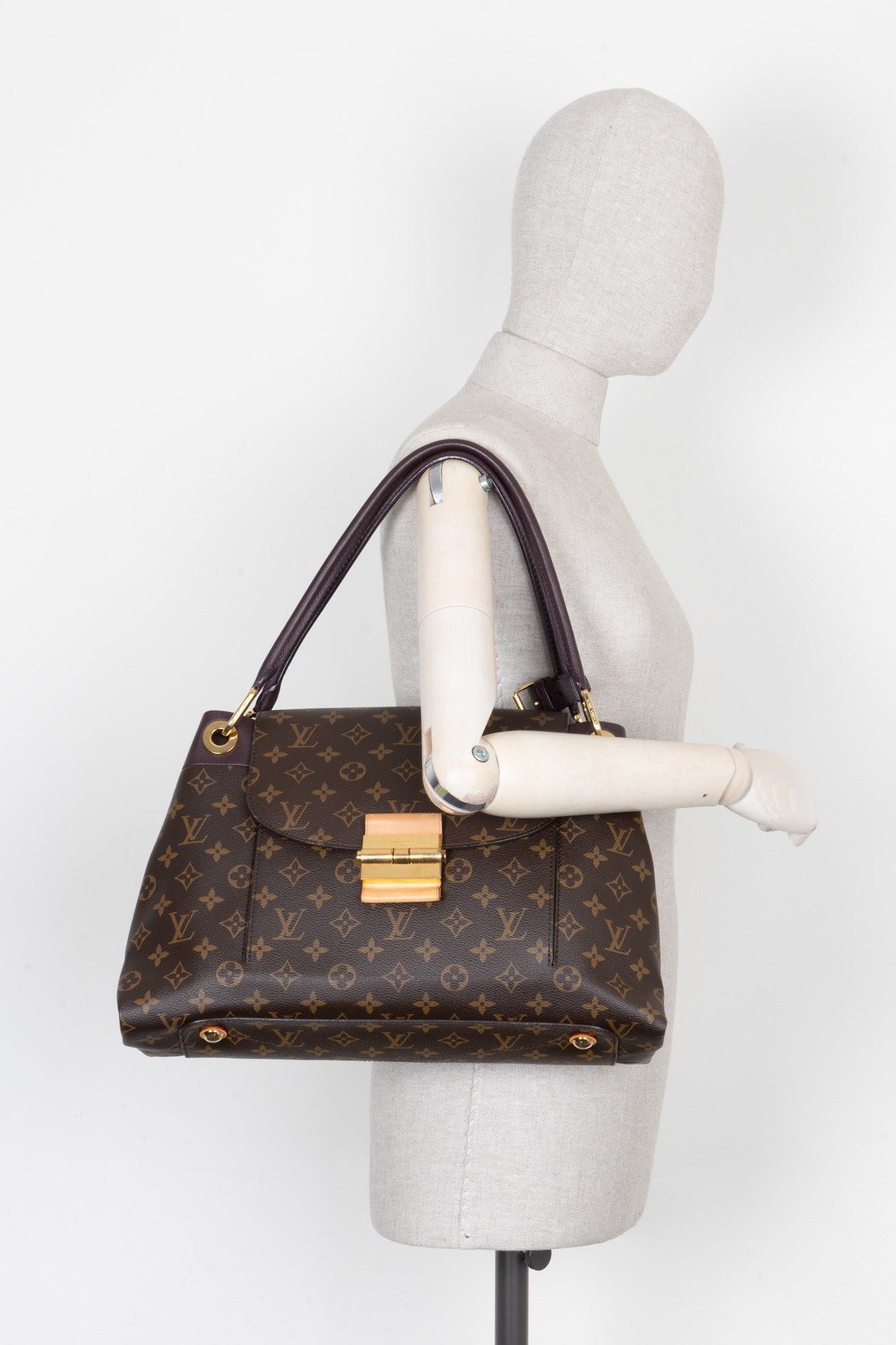 LOUIS VUITTON Olympe Avane Shoulder Bag MNG Canvas | AlmaBagz