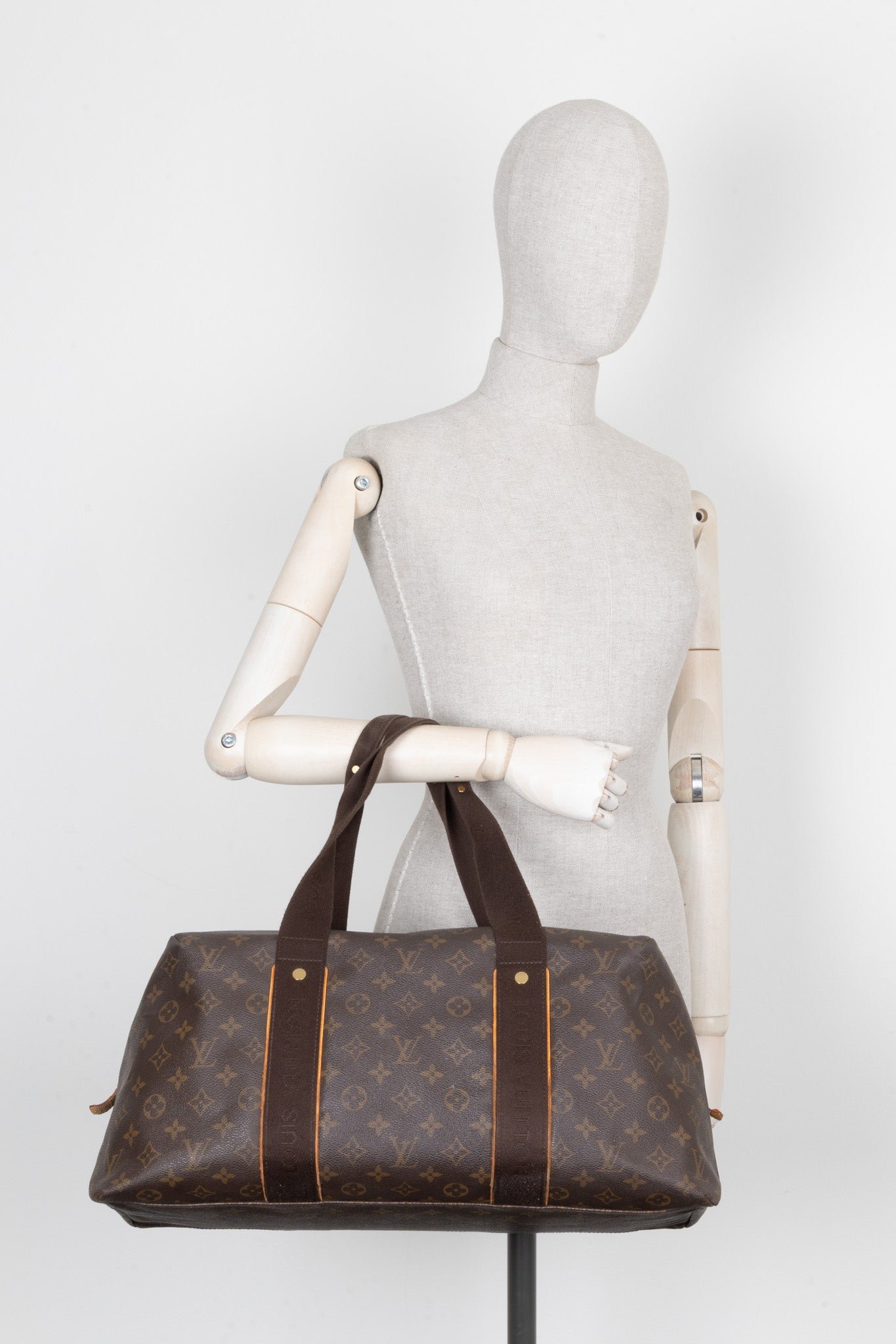 LOUIS VUITTON Beaubourg Weekender Bag MNG | AlmaBagz